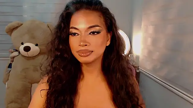 KathRouge online show from October 16, 2025, 4:19 pm