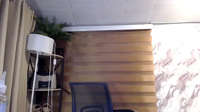 yuminasaixx online show from April 9, 2026, 10:31 am