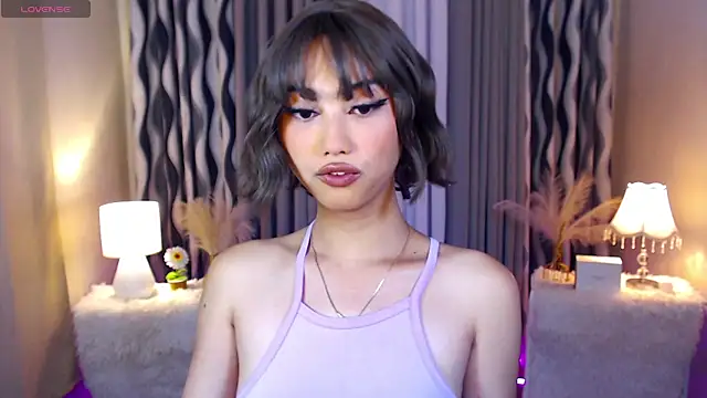 Kiah Wyatt online show from November 7, 2025, 5:29 am