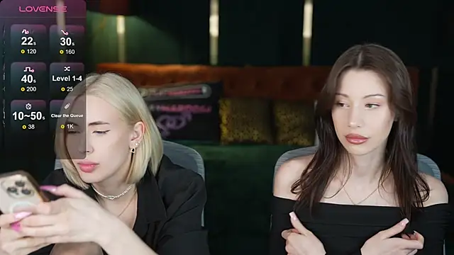 Selena Glow online show from February 26, 2026, 7:13 pm