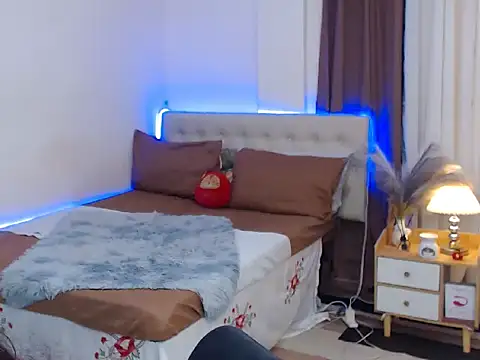 VickyMarquez online show from April 15, 2026, 7:58 pm