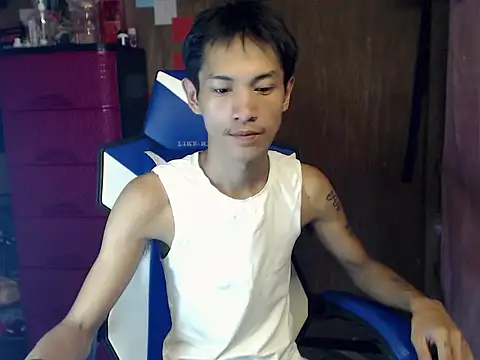 Snapshot of riks_tyler chatting on July 18, 2026, 7:34 am riks tyler online show from July 18, 2026, 7:34 am