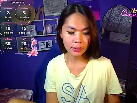 urgirljane online show from June 15, 2026, 2:52 pm