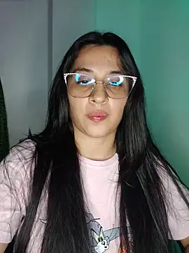 Snapshot of VALENTINA_ROUSE_ chatting on May 26, 2026, 11:23 pm VALENTINA ROUSE online show from May 26, 2026, 11:23 pm