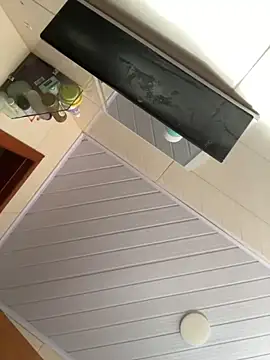 morenaluaa online show from November 18, 2025, 9:03 am