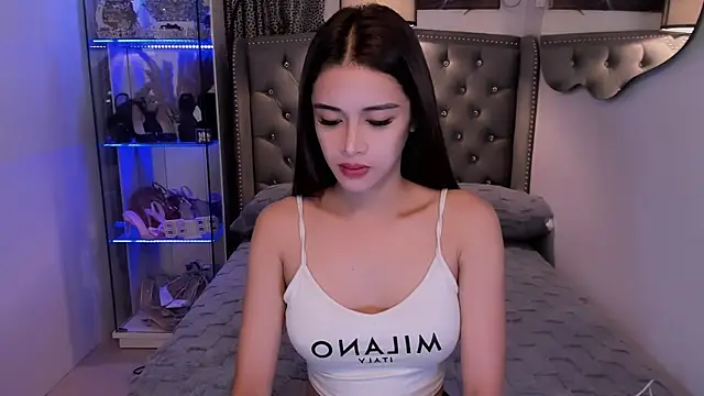 Lars empress online show from October 2, 2025, 8:32 am