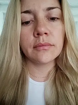 cameron 06 online show from April 29, 2026, 11:36 am