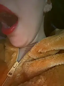 Mimisixo online show from November 22, 2025, 1:43 pm