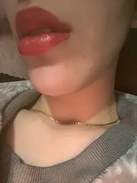 Mimisixo online show from March 28, 2026, 5:12 pm