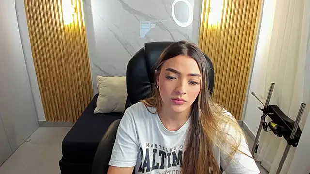 Snapshot of KYLIE_JONES6 chatting on October 28, 2025, 3:10 am KYLIE JONES6 online show from October 28, 2025, 3:10 am