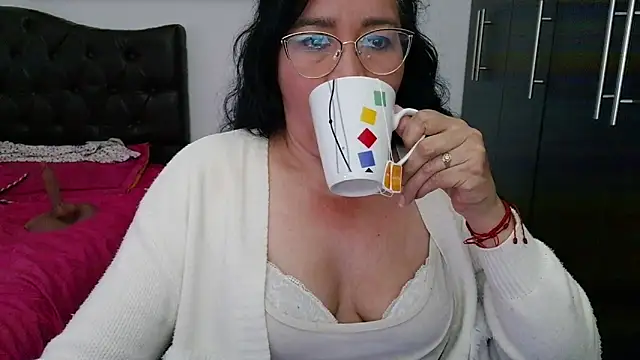 Snapshot of Grace_mature_milf chatting on June 15, 2026, 10:56 pm Grace mature milf online show from June 15, 2026, 10:56 pm