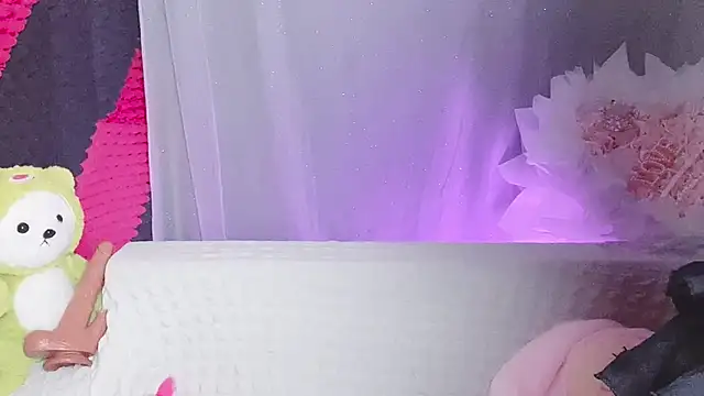 kemybaby online show from October 18, 2025, 6:41 pm