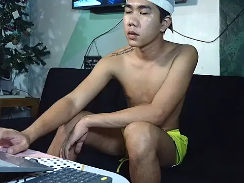 Snapshot of Darkevion chatting on October 13, 2025, 12:27 pm Darkevion online show from October 13, 2025, 12:27 pm