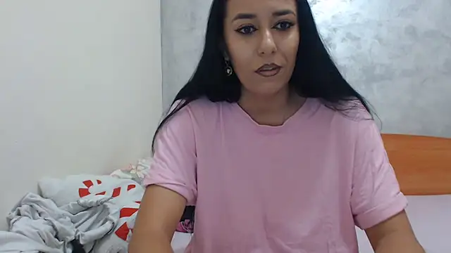 Snapshot of Maryem637048 chatting on June 3, 2026, 1:36 pm Maryem637048 online show from June 3, 2026, 1:36 pm