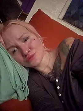 KateMonroe online show from April 15, 2026, 9:04 pm