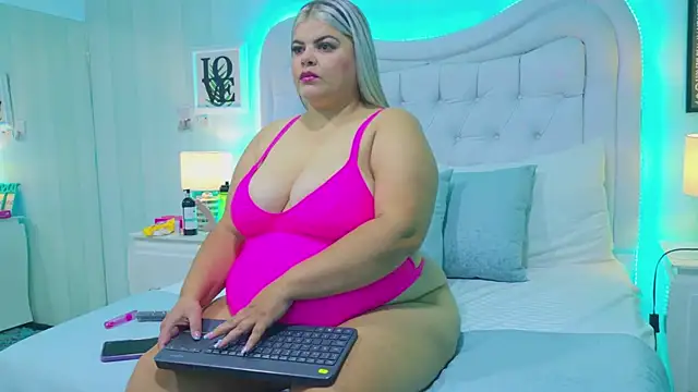 KiimBrooks online show from September 11, 2025, 11:43 am