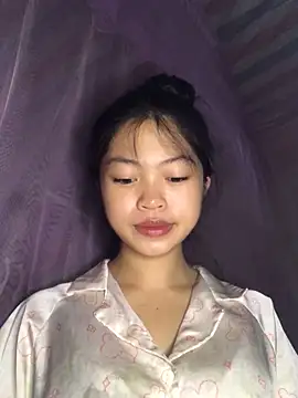 Snapshot of Thy00__ chatting on September 23, 2025, 9:56 am Thy00 online show from September 23, 2025, 9:56 am