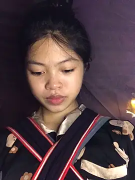 Snapshot of Thy00__ chatting on October 7, 2025, 7:38 am Thy00 online show from October 7, 2025, 7:38 am