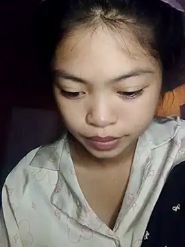 Snapshot of Thy00__ chatting on October 18, 2025, 2:51 pm Thy00 online show from October 18, 2025, 2:51 pm