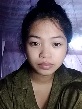 Snapshot of Thy00__ chatting on October 27, 2025, 3:27 pm Thy00 online show from October 27, 2025, 3:27 pm