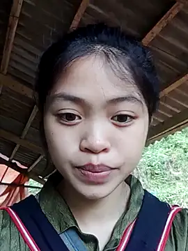 Snapshot of Thy00__ chatting on October 28, 2025, 9:02 am Thy00 online show from October 28, 2025, 9:02 am