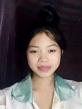 Snapshot of Thy00__ chatting on November 6, 2025, 3:35 pm Thy00 online show from November 6, 2025, 3:35 pm