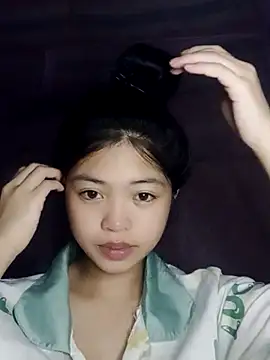 Snapshot of Thy00__ chatting on November 7, 2025, 4:18 pm Thy00 online show from November 7, 2025, 4:18 pm