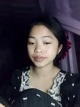 Snapshot of Thy00__ chatting on January 17, 2026, 5:27 pm Thy00 online show from January 17, 2026, 5:27 pm