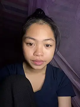 Snapshot of Thy00__ chatting on February 8, 2026, 10:13 pm Thy00 online show from February 8, 2026, 10:13 pm