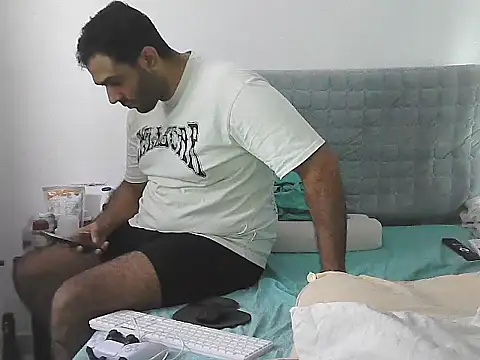morenocabro10 online show from April 21, 2026, 5:06 pm