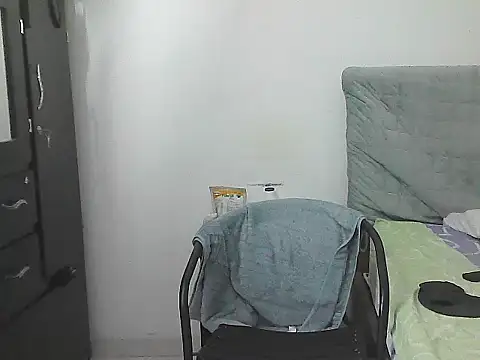 morenocabro10 online show from May 3, 2026, 6:58 pm