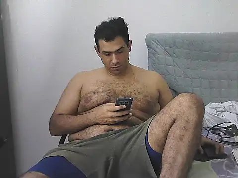 morenocabro10 online show from May 5, 2026, 3:25 am