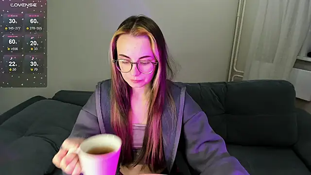 MewStella online show from November 6, 2025, 11:59 pm