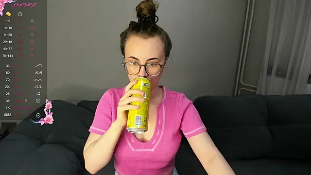 MewStella online show from December 14, 2025, 12:16 am