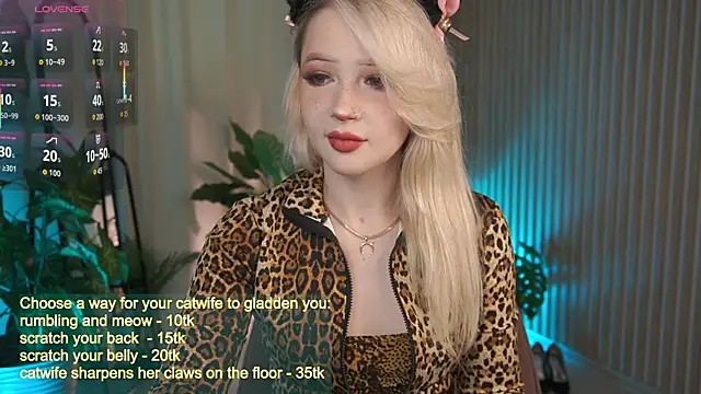 LauraWifeness online show from September 17, 2025, 5:42 am