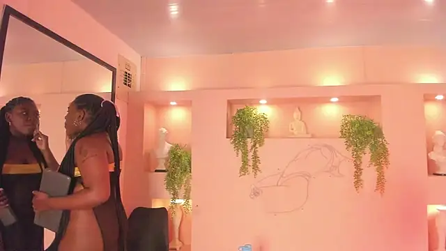 NanyMoreno online show from September 19, 2025, 12:39 pm