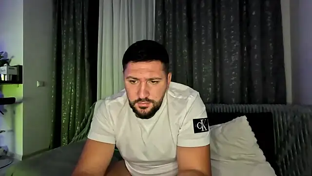 Snapshot of Gold_Alpha_Boy chatting on September 28, 2025, 5:51 pm Gold Alpha Boy online show from September 28, 2025, 5:51 pm