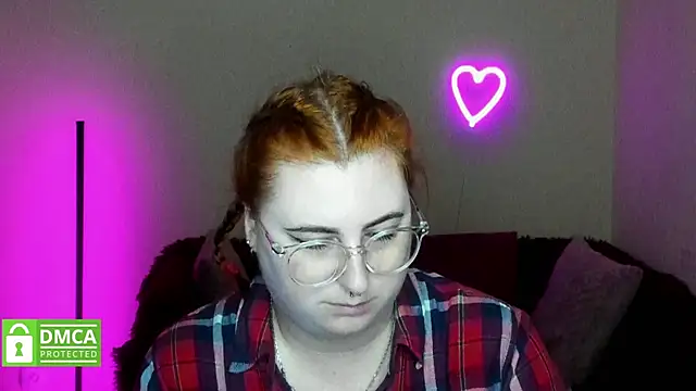 Alicia love00 online show from October 12, 2025, 5:39 am