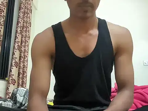 Snapshot of modelguyyy chatting on November 16, 2025, 12:33 pm modelguyyy online show from November 16, 2025, 12:33 pm