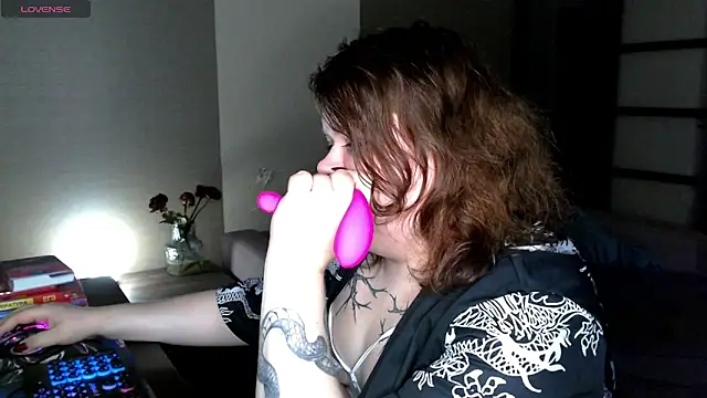 Snapshot of Romy_Addams chatting on October 30, 2025, 2:40 pm Romy Addams online show from October 30, 2025, 2:40 pm