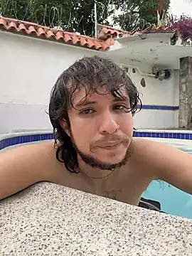 Luxx 14 online show from February 15, 2026, 8:16 pm