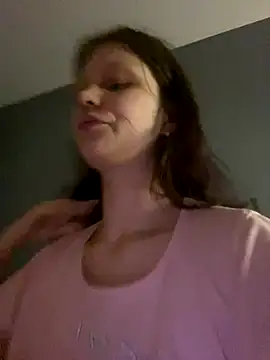 Snapshot of Lunliss chatting on October 26, 2025, 4:24 pm Lunliss online show from October 26, 2025, 4:24 pm