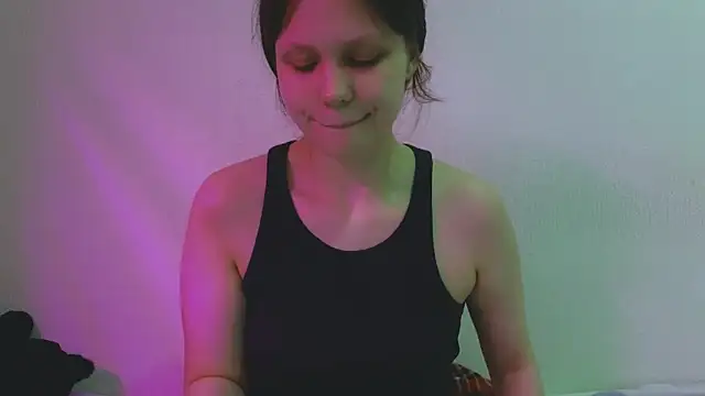 Snapshot of Lunliss chatting on March 29, 2026, 12:32 am Lunliss online show from March 29, 2026, 12:32 am