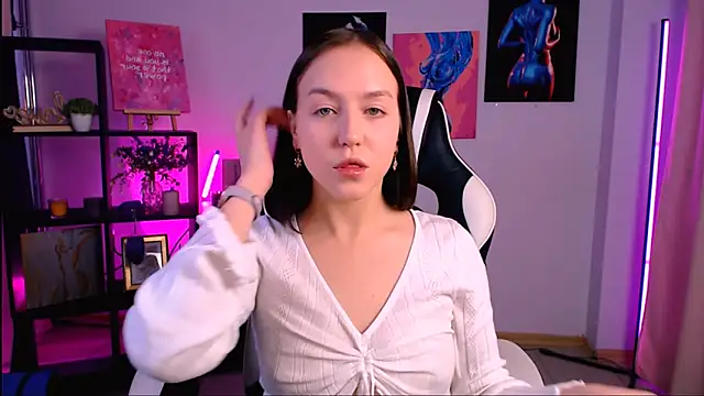 CindySparkl online show from December 14, 2025, 4:40 am