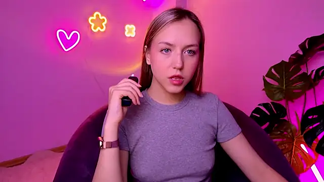 Snapshot of CindySparkl chatting on May 3, 2026, 3:23 am CindySparkl online show from May 3, 2026, 3:23 am
