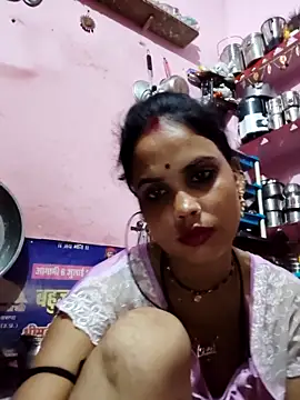 Snapshot of Cut_ragni chatting on October 18, 2025, 5:25 pm Cut ragni online show from October 18, 2025, 5:25 pm
