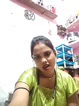 Snapshot of Cut_ragni chatting on April 9, 2026, 5:40 pm Cut ragni online show from April 9, 2026, 5:40 pm