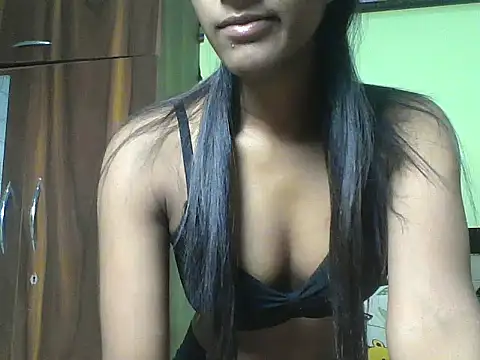 Snapshot of mickle_james chatting on October 17, 2025, 10:18 am mickle james online show from October 17, 2025, 10:18 am