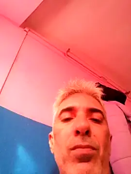 Snapshot of XDaringGuru chatting on March 24, 2026, 9:36 am XDaringGuru online show from March 24, 2026, 9:36 am