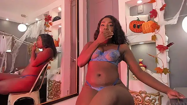 ZoeMorettii  online show from October 14, 2025, 7:47 pm